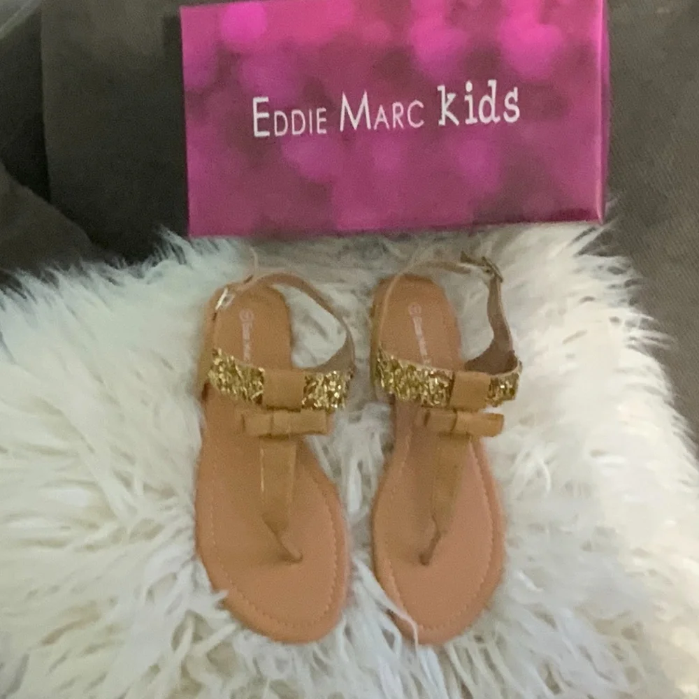 Eddie Marc Girls Kids sandals brown shoes with gold metallic accents Size 4 New